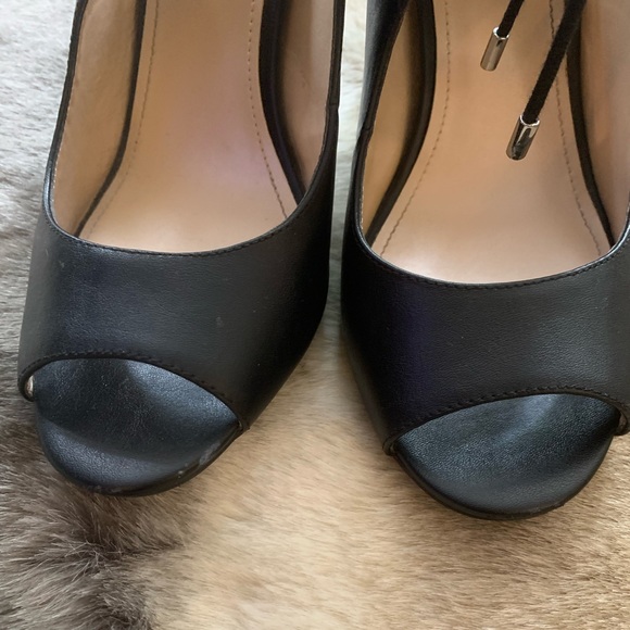 Front Tie Heels - Picture 4 of 9